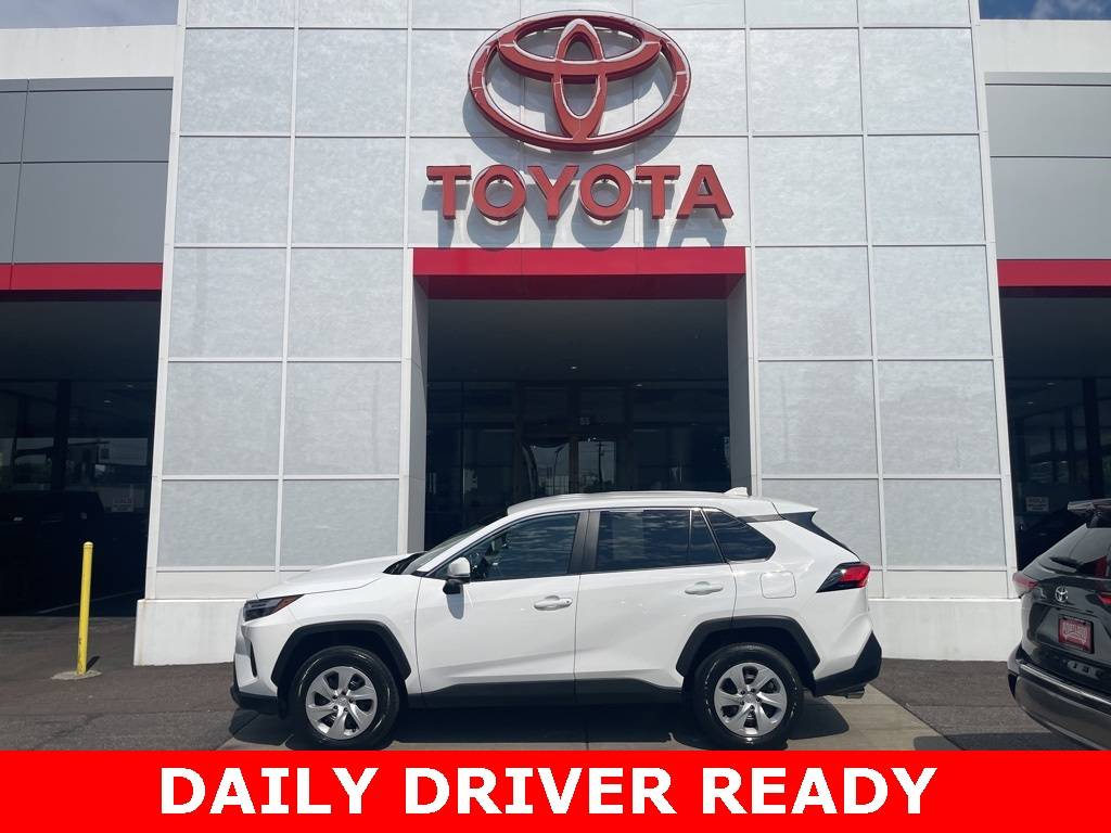 2025 Toyota RAV4 LE — SUV — 3,864 mi — Portland, OR