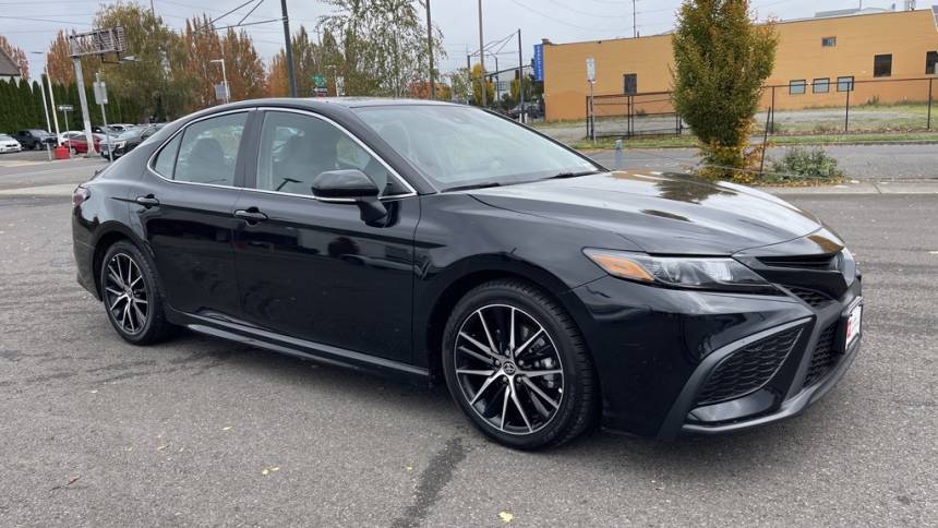 2023 Toyota Camry Hybrid SE — Sedan — 57,840 mi — Portland, OR