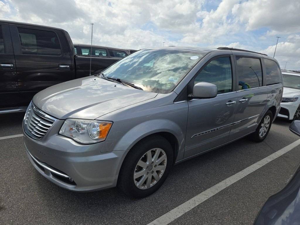 2016 Chrysler Town & Country Touring — Minivan — 82,798 mi — Twinsburg, OH