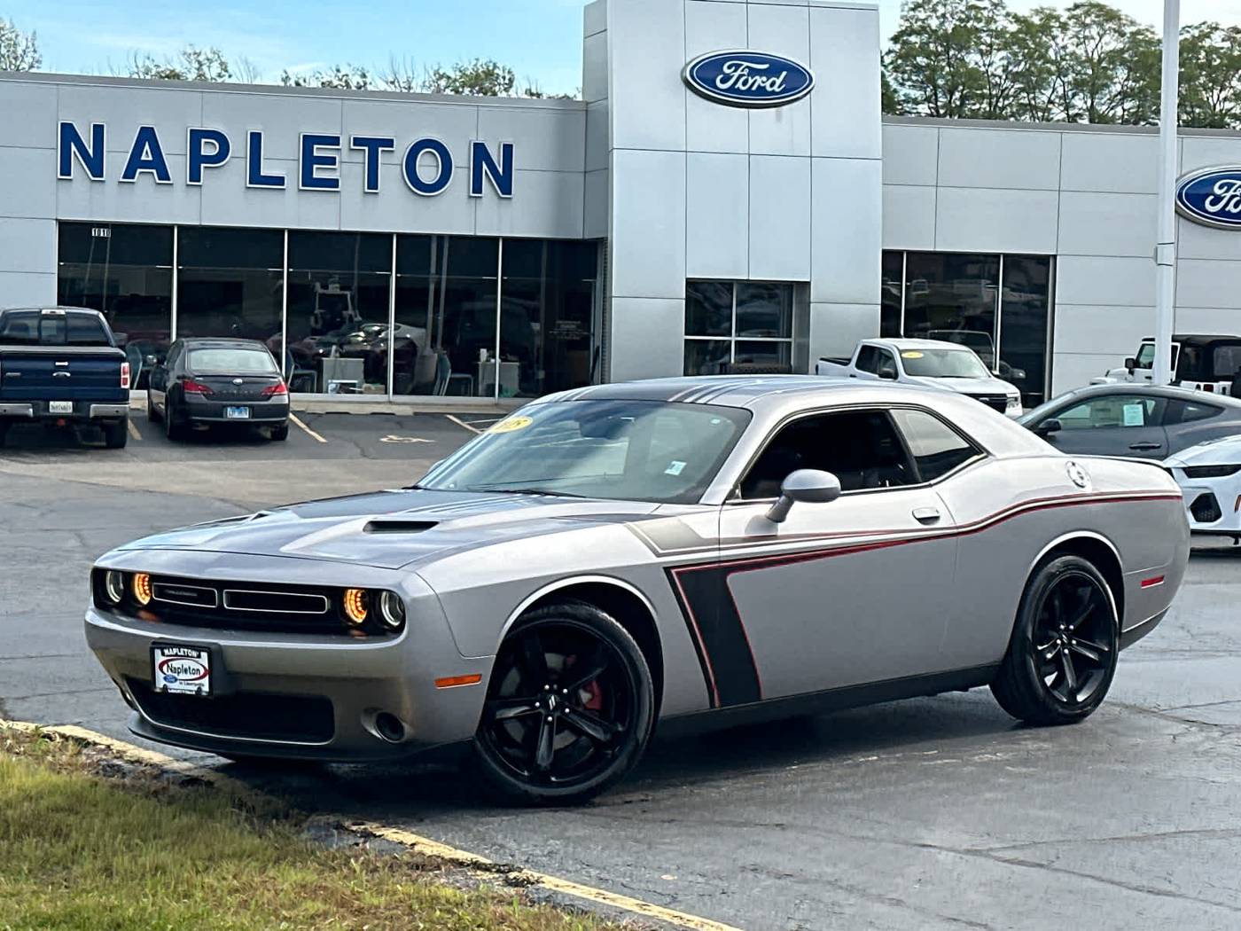 2015 Dodge Challenger SXT — Coupe — 147,980 mi — Libertyville, IL