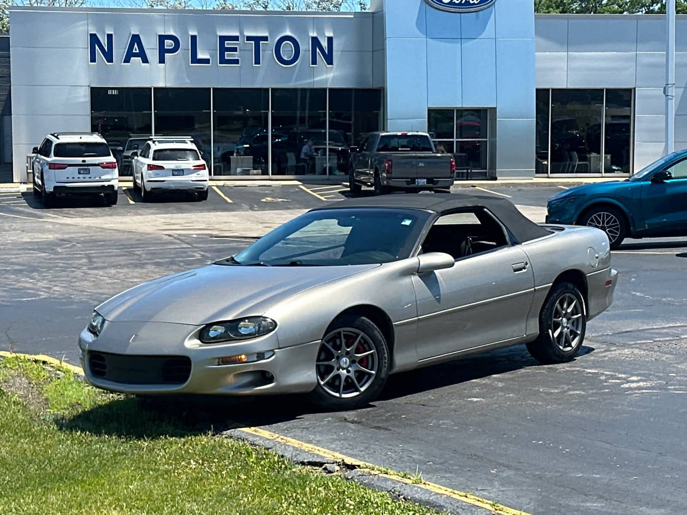 2001 Chevrolet Camaro Base