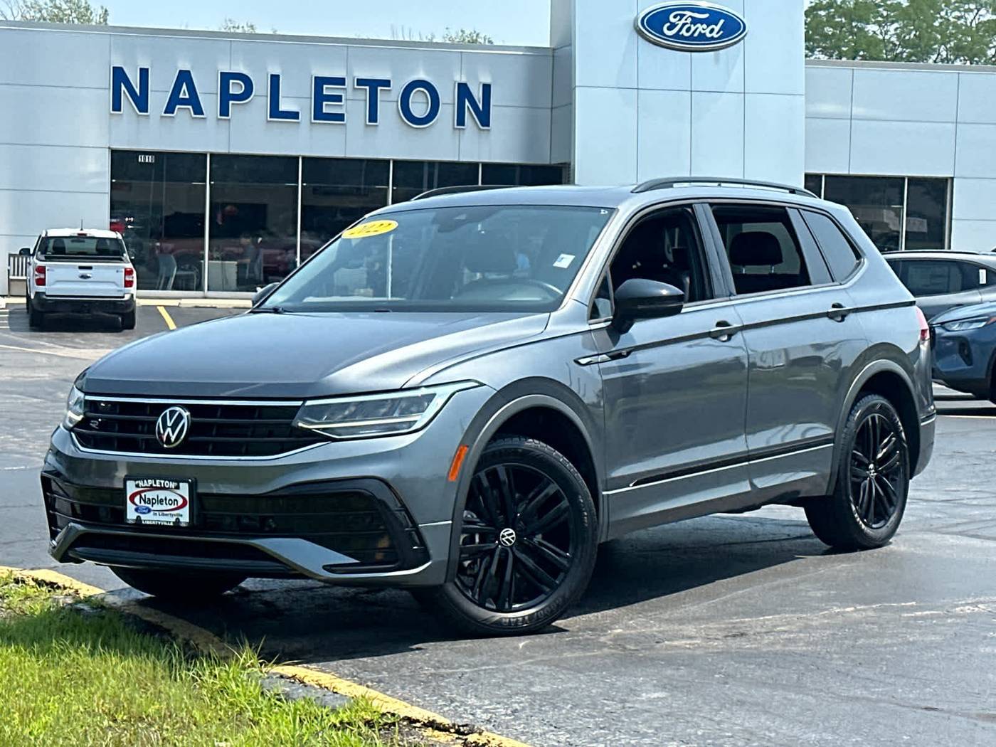 2022 Volkswagen Tiguan SE R-Line Black — SUV — 70,865 mi — Libertyville, IL