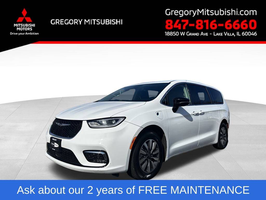 2024 Chrysler Pacifica Hybrid Select — Minivan — 30,405 mi — Lake Villa, IL