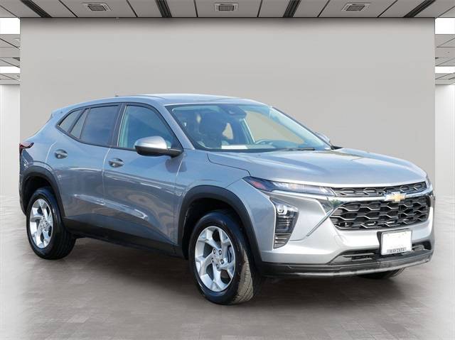 2025 Chevrolet Trax LS — SUV — 10,741 mi — Wayzata, MN
