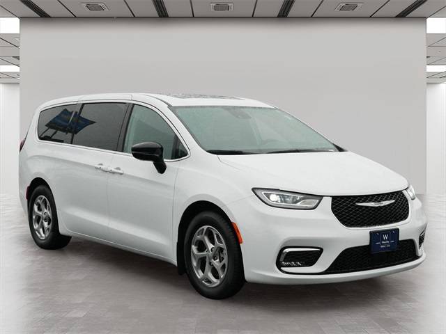 2024 Chrysler Pacifica Limited — Minivan — 12,464 mi — Wayzata, MN