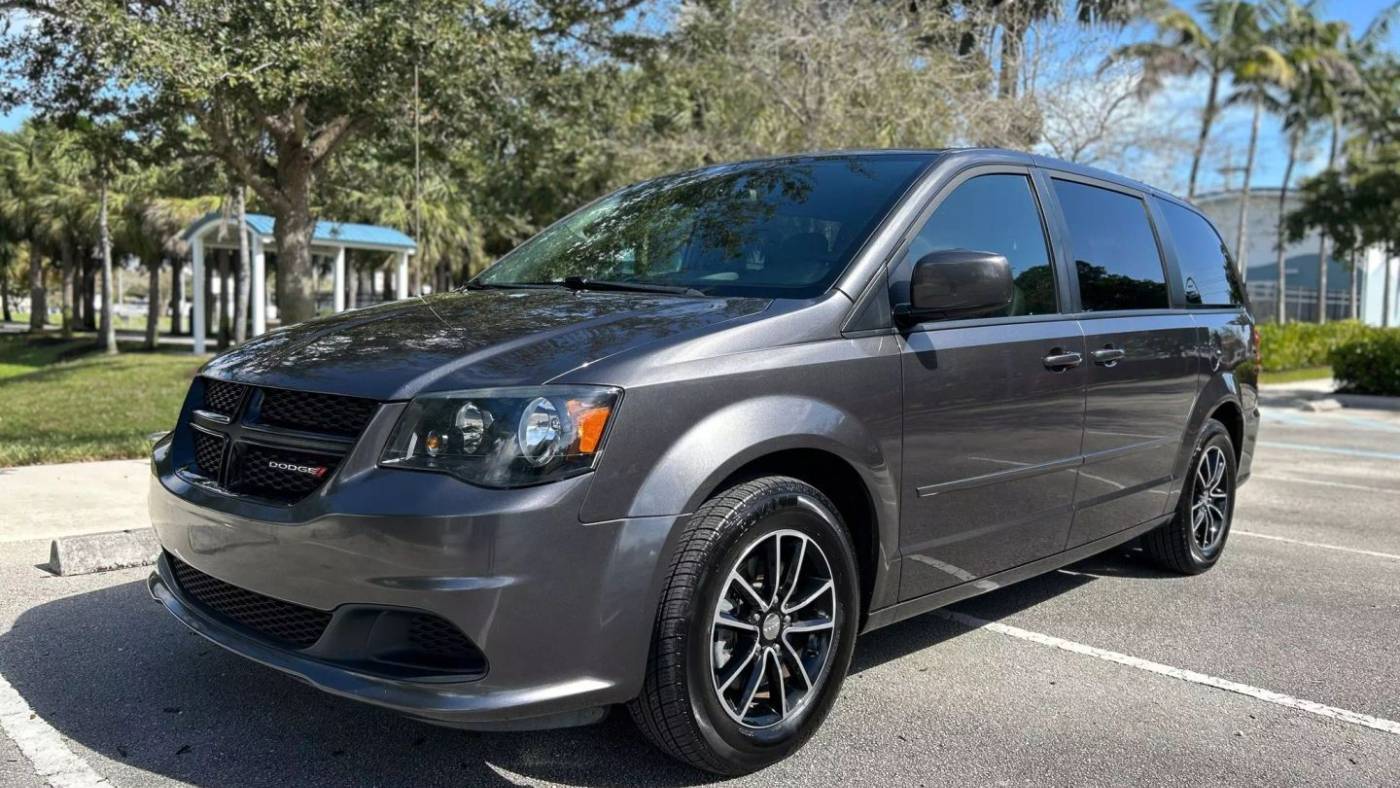2017 Dodge Grand Caravan SE Plus — Minivan — 41,693 mi — Hallandale, FL