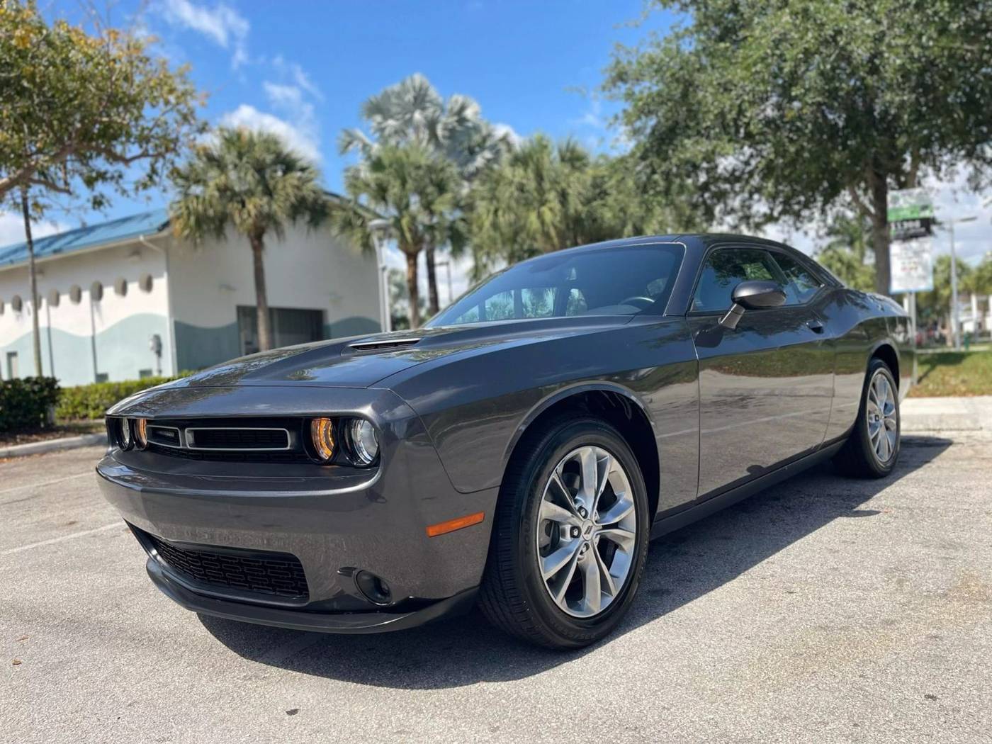 2022 Dodge Challenger SXT — Coupe — 48,019 mi — Hallandale, FL