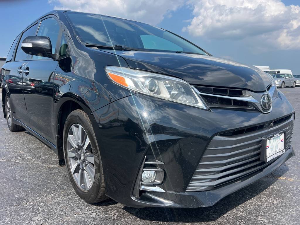 2019 Toyota Sienna XLE — Minivan — 132,839 mi — Franklin, OH