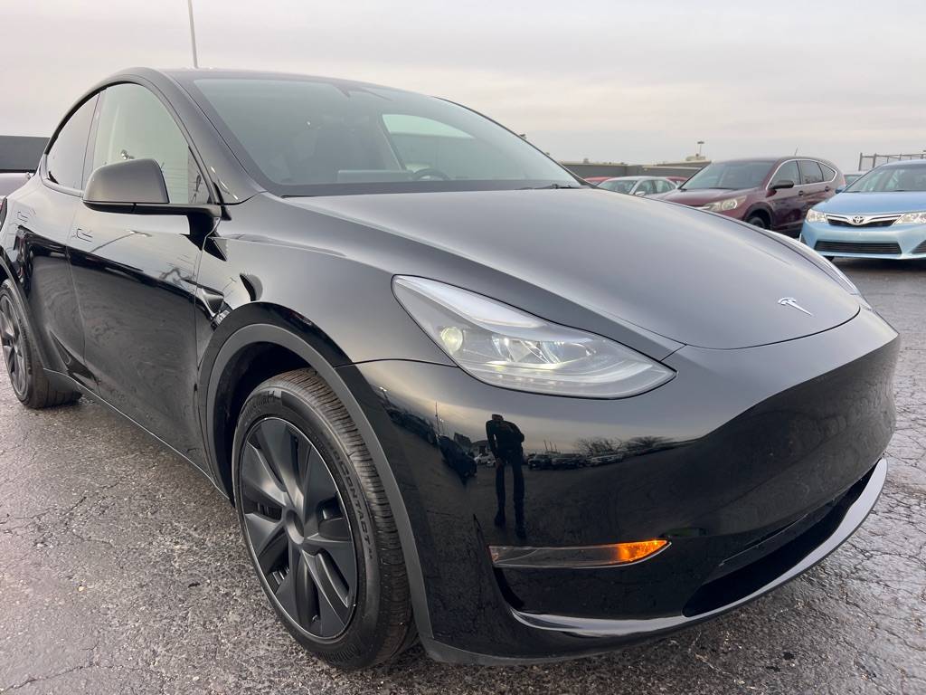 2024 Tesla Model Y Long Range — SUV — 18,425 mi — Franklin, OH