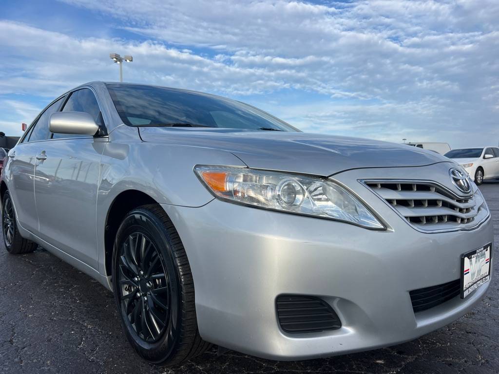 2011 Toyota Camry SE V6 — Sedan — 67,457 mi — Franklin, OH