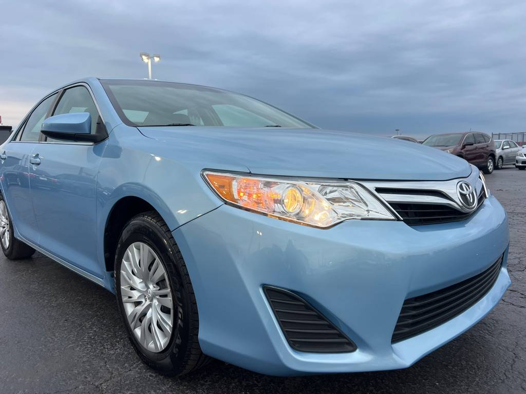 2012 Toyota Camry L — Sedan — 135,845 mi — Franklin, OH