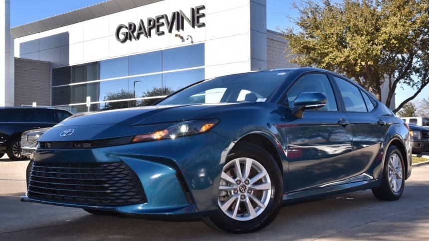 2025 Toyota Camry LE — Sedan — 16,784 mi — Grapevine, TX