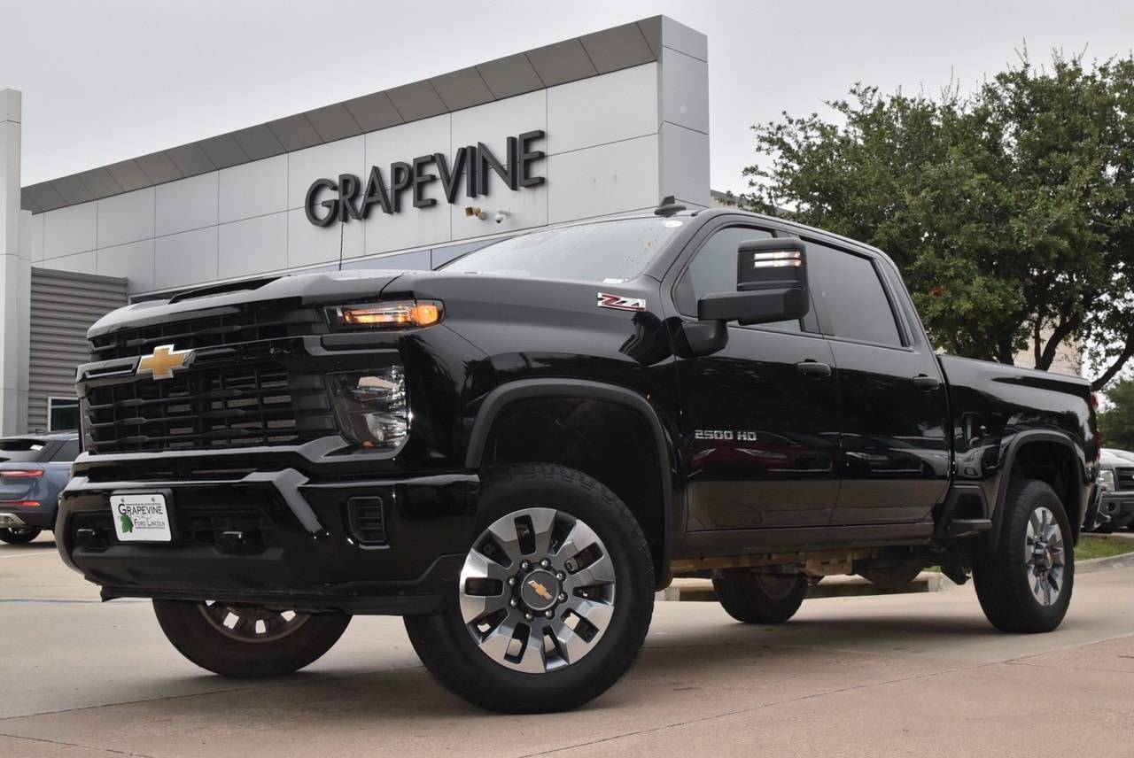 2024 Chevrolet Silverado 2500HD Custom — Pickup Truck — 57,218 mi — Grapevine, TX