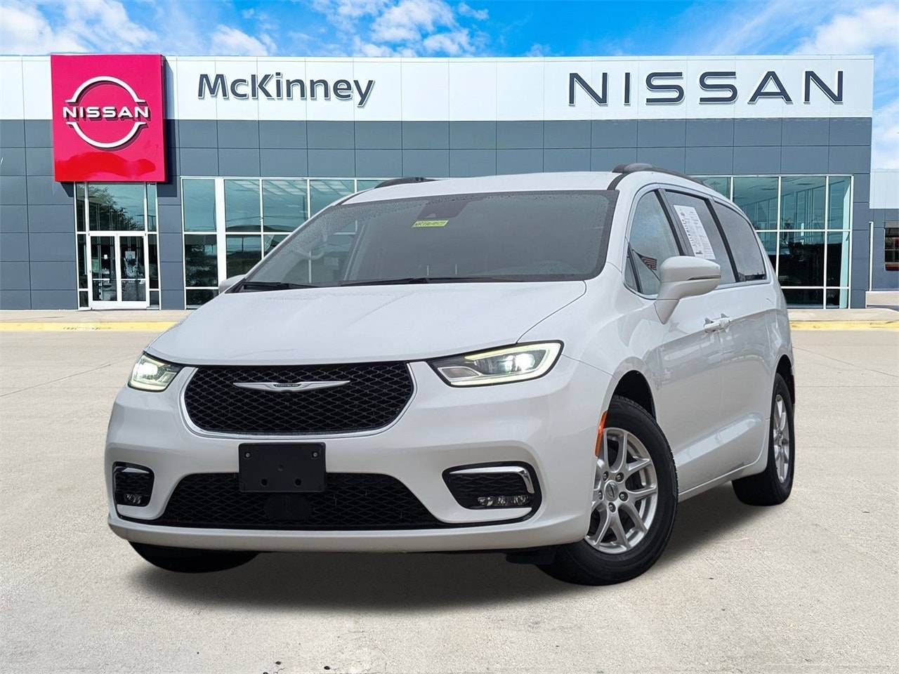2022 Chrysler Pacifica Touring L — Minivan — 15,093 mi — McKinney, TX