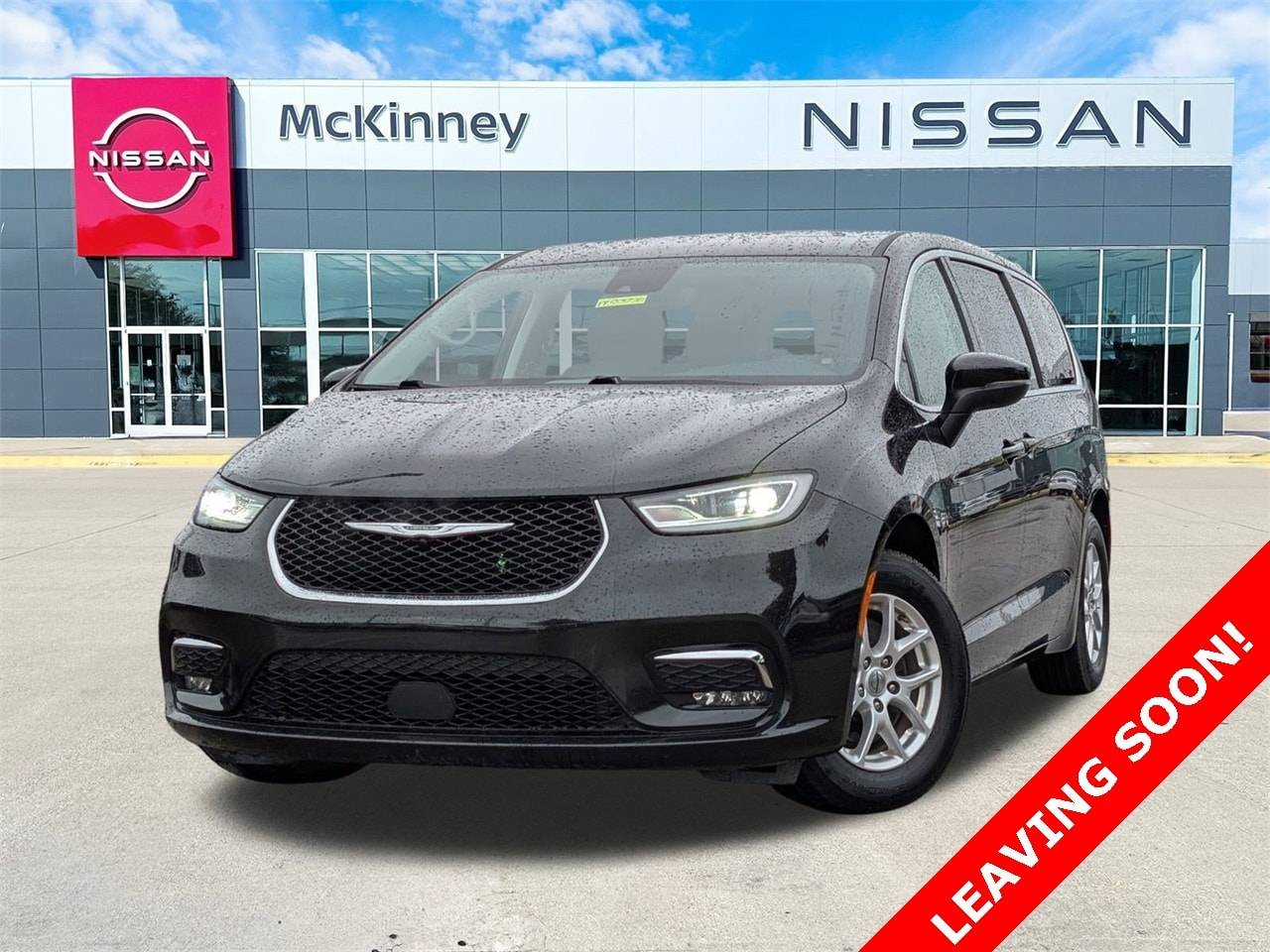 2023 Chrysler Pacifica Touring L — Minivan — 66,583 mi — McKinney, TX