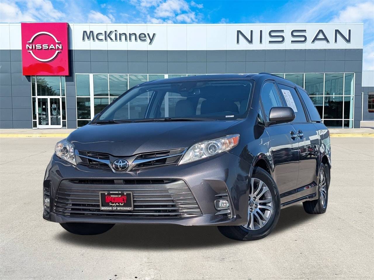 2020 Toyota Sienna XLE — Minivan — 58,362 mi — McKinney, TX