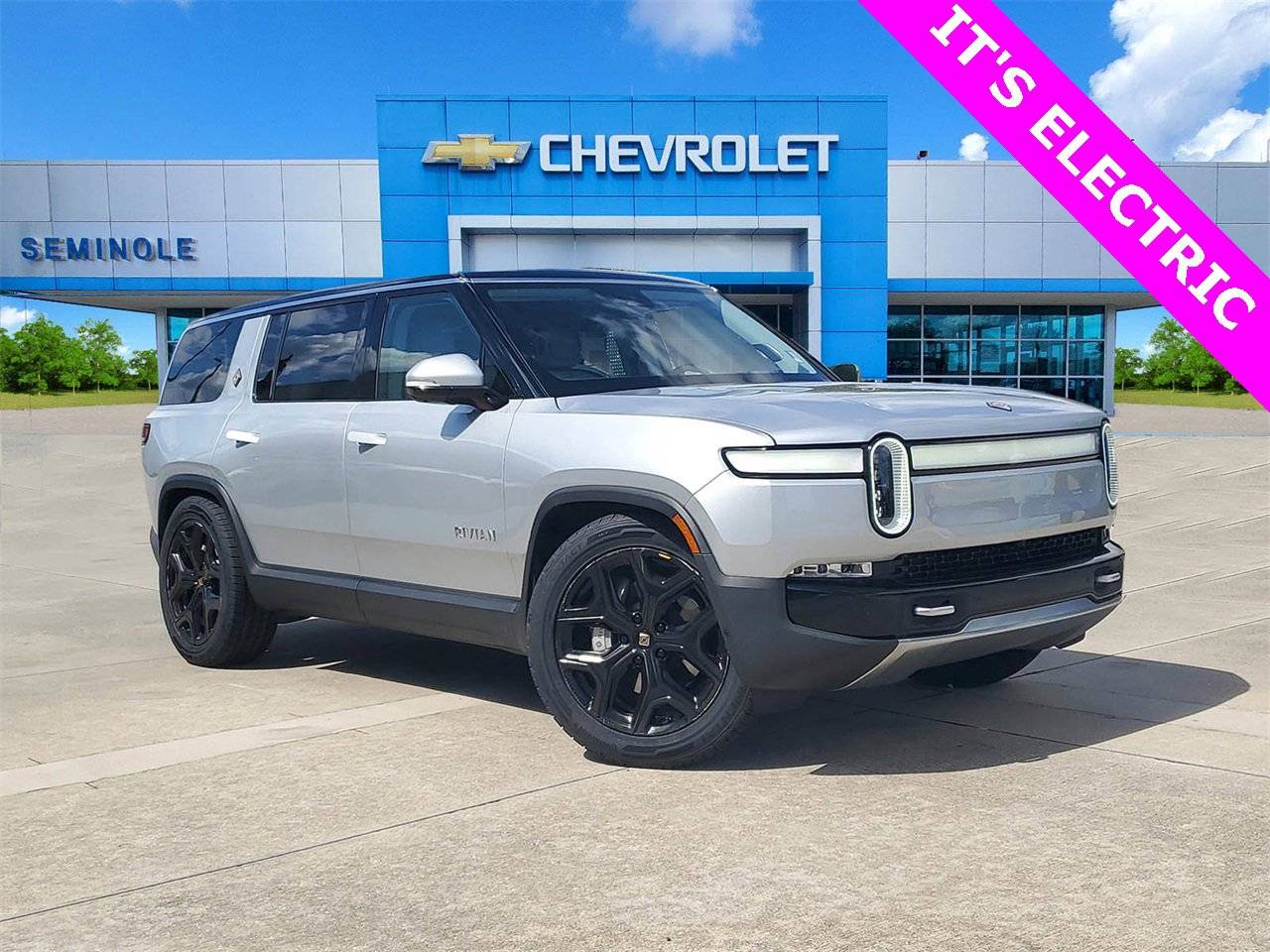 2024 Rivian R1S