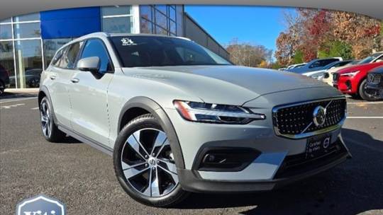 2024 Volvo V60 Cross Country Plus — Wagon — 20,265 mi — Tiverton, RI
