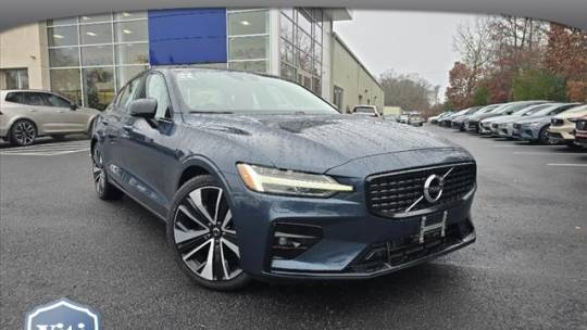 2022 Volvo S60 Momentum — Sedan — 20,919 mi — Tiverton, RI