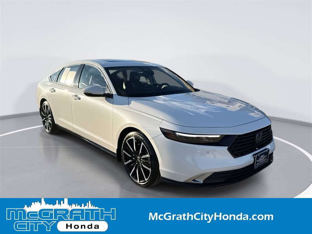 2025 Honda Accord Hybrid Touring — Sedan — 13,615 mi — Chicago, IL