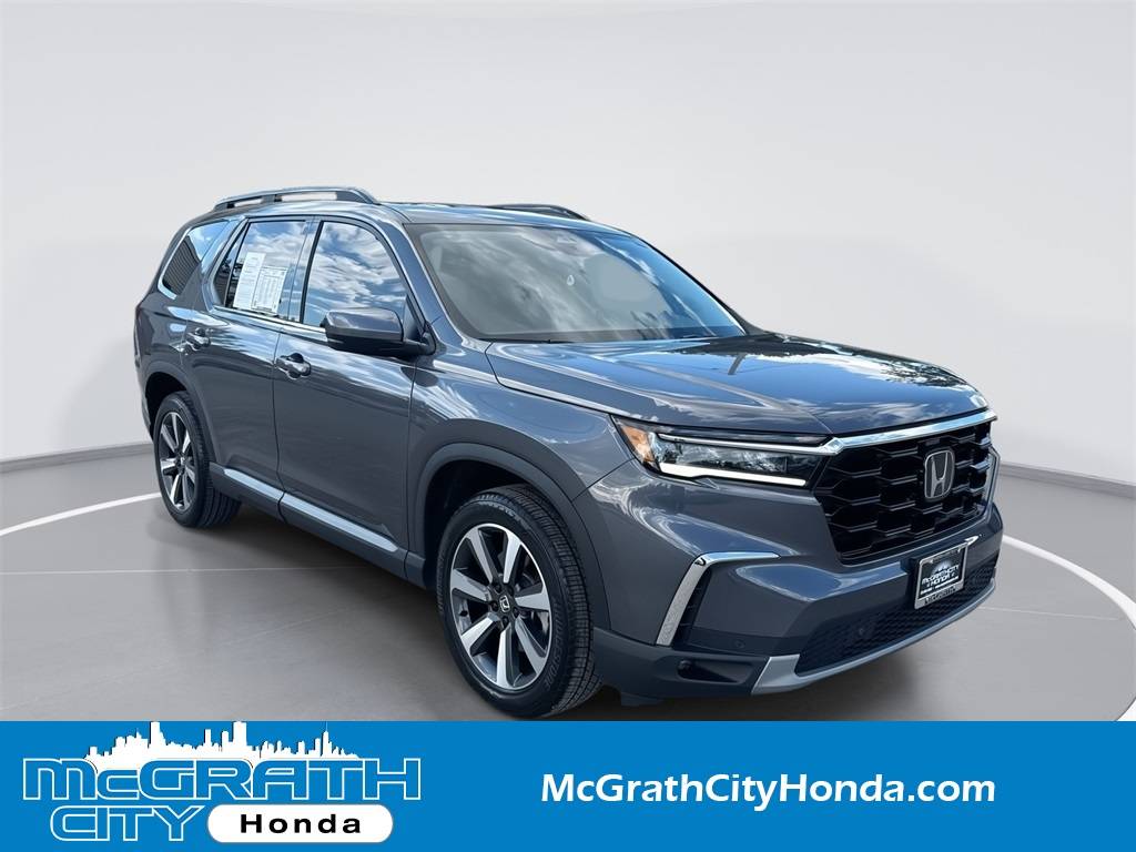 2023 Honda Pilot Touring — SUV — 10,187 mi — Chicago, IL