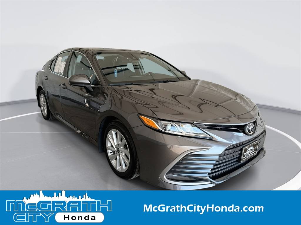 2023 Toyota Camry LE — Sedan — 20,746 mi — Chicago, IL