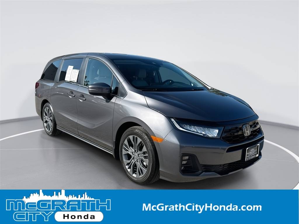 2025 Honda Odyssey Touring — Minivan — 8,228 mi — Chicago, IL