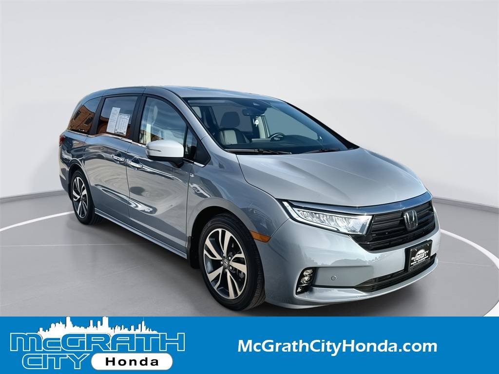 2023 Honda Odyssey Touring — Minivan — 24,284 mi — Chicago, IL