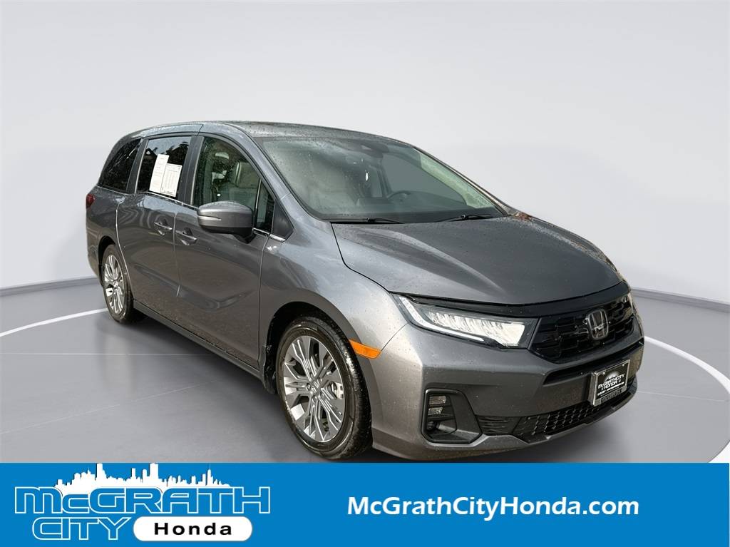 2025 Honda Odyssey Touring — Minivan — 4,643 mi — Chicago, IL