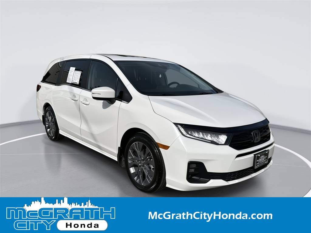 2025 Honda Odyssey Touring — Minivan — 4,816 mi — Chicago, IL