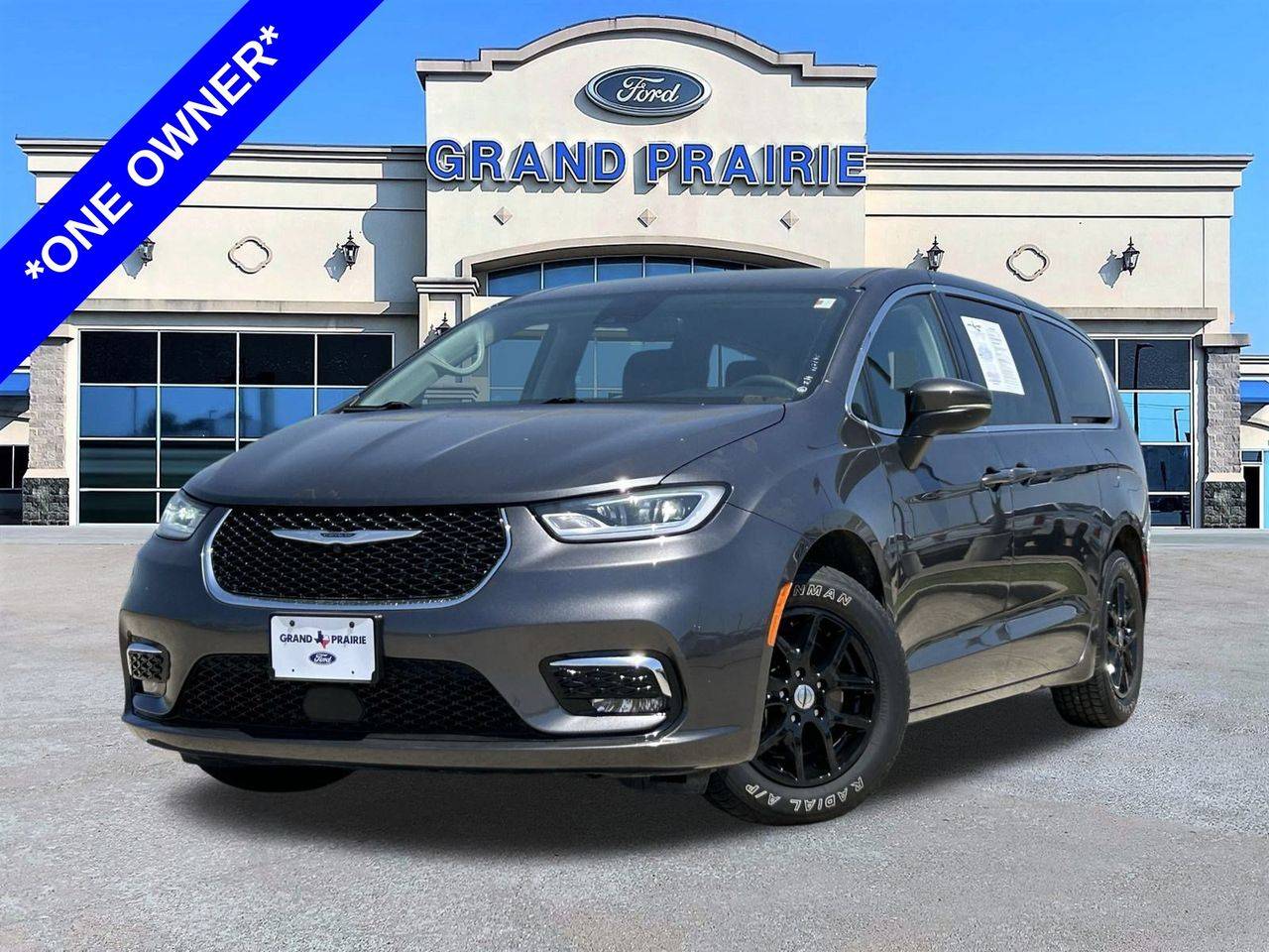 2023 Chrysler Pacifica Touring L — Minivan — 62,326 mi — Grand Prairie, TX