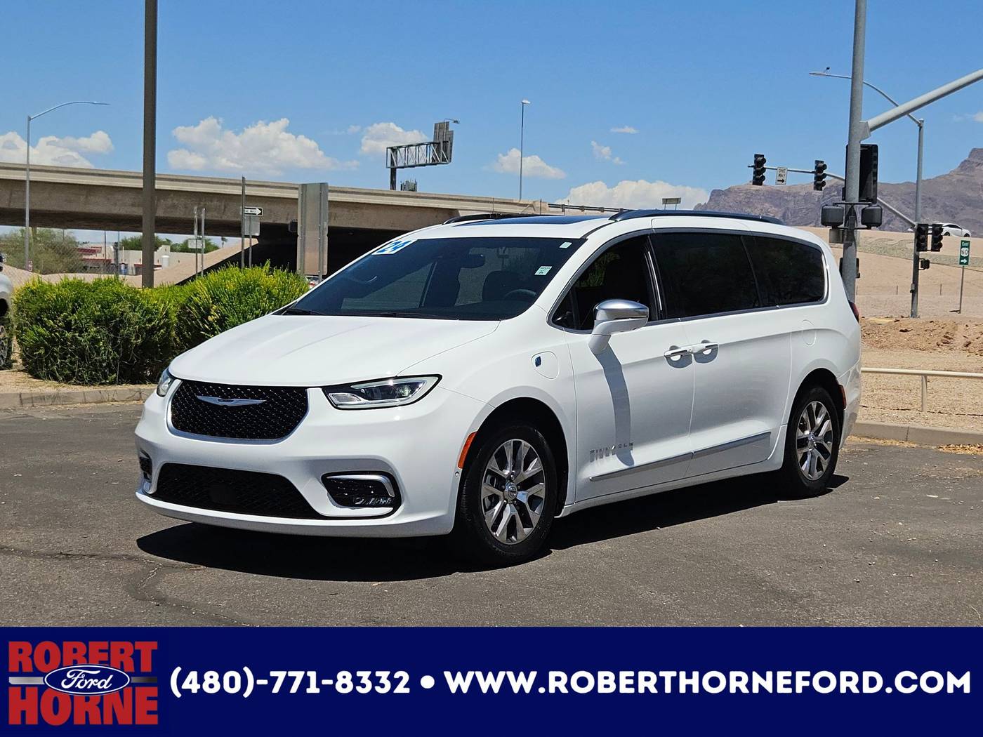 2024 Chrysler Pacifica Hybrid Pinnacle — Minivan — 8,603 mi — Apache Junction, AZ