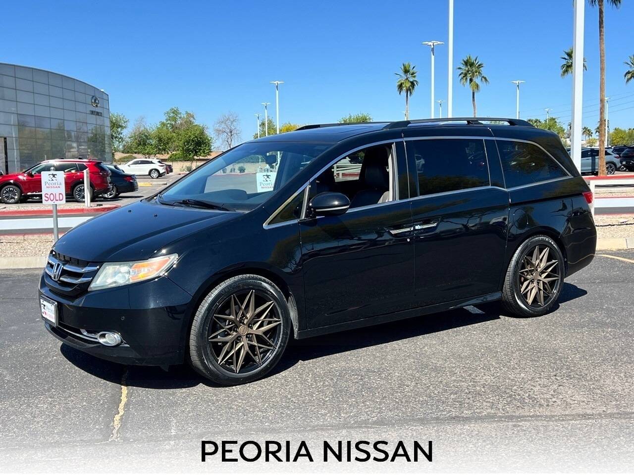 2014 Honda Odyssey Touring — Minivan — 137,291 mi — Peoria, AZ