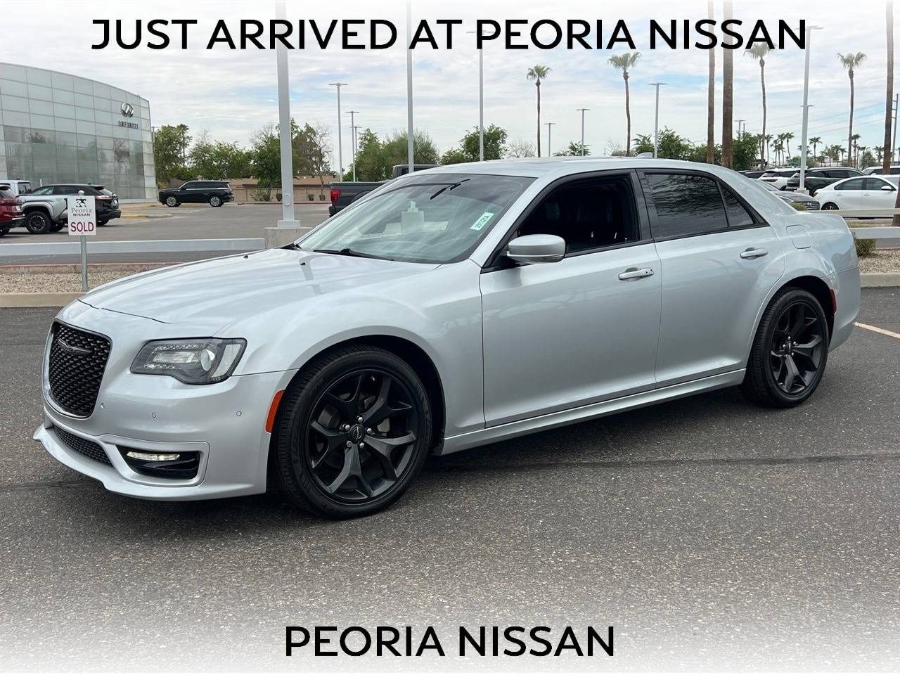 2022 Chrysler 300 Touring L — Sedan — 28,895 mi — Peoria, AZ