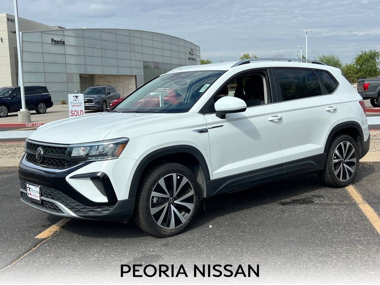 2024 Volkswagen Taos SE — SUV — 42,989 mi — Peoria, AZ
