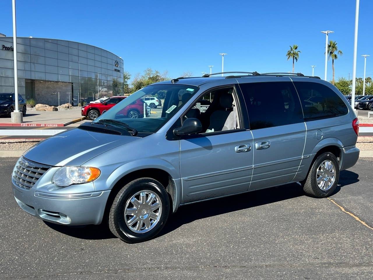 2005 Chrysler Town & Country Limited — Minivan — 119,219 mi — Peoria, AZ