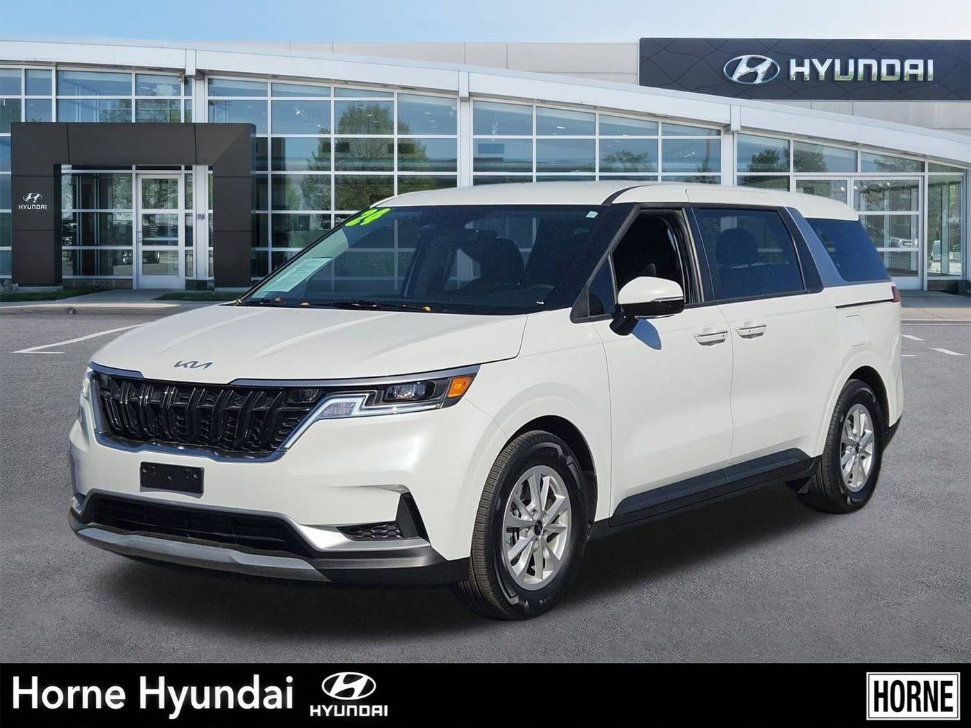2024 Kia Carnival LXS — Minivan — 12,883 mi — Apache Junction, AZ