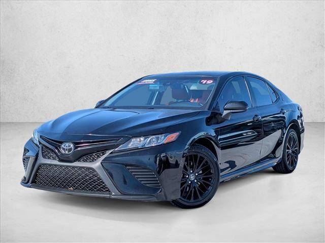 2019 Toyota Camry SE — Sedan — 136,285 mi — Woodland Hills, CA