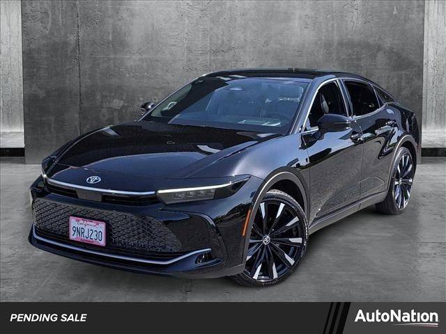 2025 Toyota Crown Platinum — Sedan — 2,059 mi — Santa Clara, CA