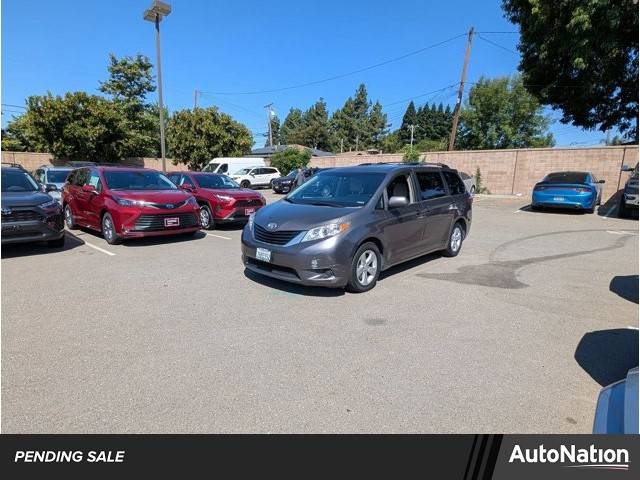 2015 Toyota Sienna LE — Minivan — 76,949 mi — Hayward, CA