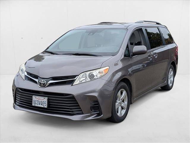 2018 Toyota Sienna LE — Minivan — 29,333 mi — Hayward, CA