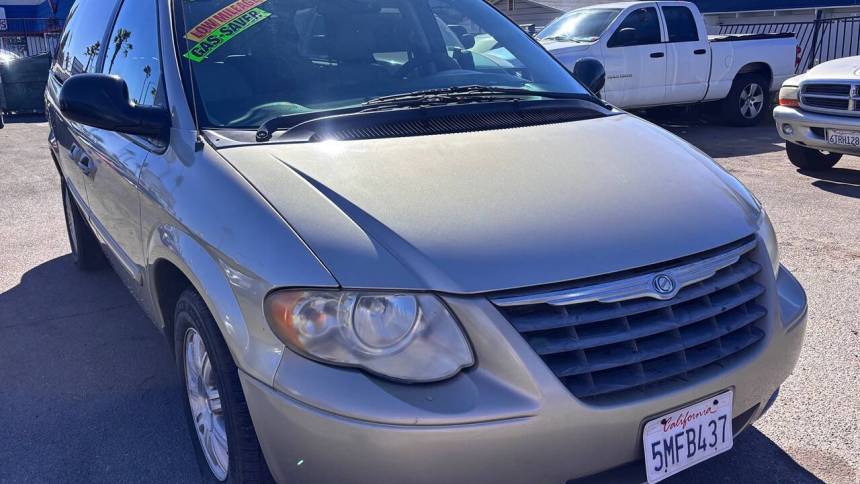 2005 Chrysler Town & Country Touring — Minivan — 79,597 mi — Oceanside, CA