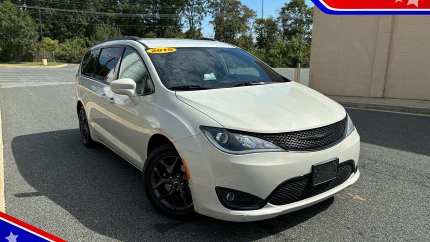 2019 Chrysler Pacifica Touring L — Minivan — 86,020 mi — Baltimore, MD