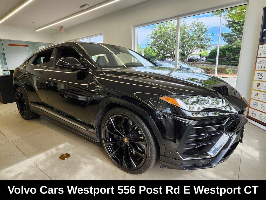 2019 Lamborghini Urus Standard