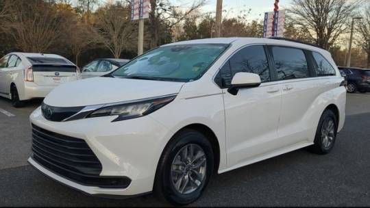 2022 Toyota Sienna LE — Minivan — 41,951 mi — Gainesville, FL