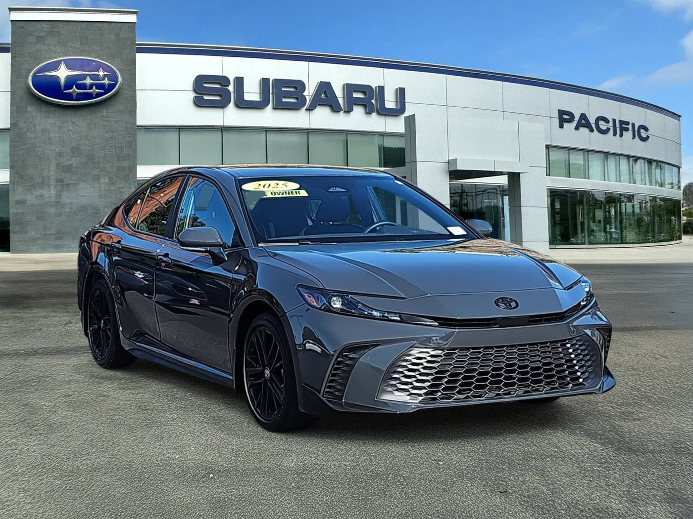 2025 Toyota Camry Hybrid SE — Sedan — 16,468 mi — Hawthorne, CA