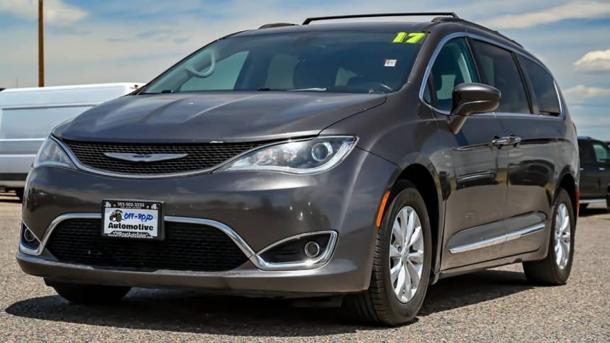 2017 Chrysler Pacifica Touring L — Minivan — 141,746 mi — Fort Lupton, CO