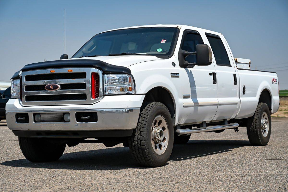 2006 Ford Super Duty F-350 XL — Pickup Truck — 383,797 mi — Fort Lupton, CO