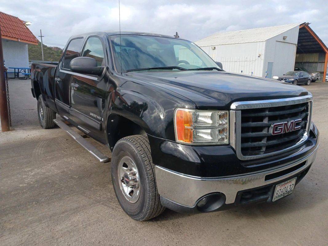 2009 GMC Sierra 3500HD SLE — Pickup Truck — 69,215 mi — Fort Lupton, CO