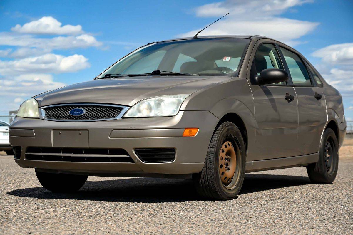2005 Ford Focus S — Sedan — 221,215 mi — Fort Lupton, CO